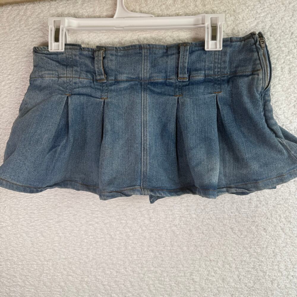 Almost Famous Mini Skort Womens Med Blue Denim Cotton Pleated Stretch Side Zip